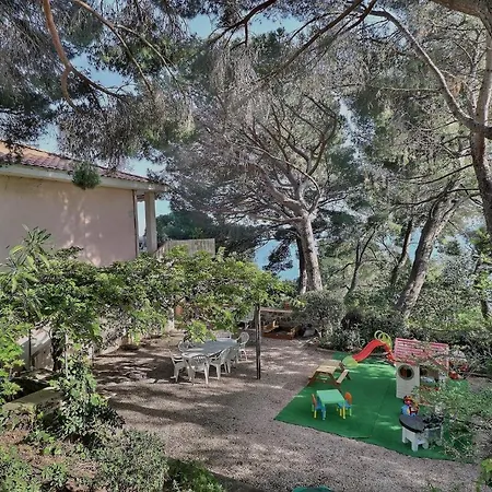 Des Fontenelles Apartment *